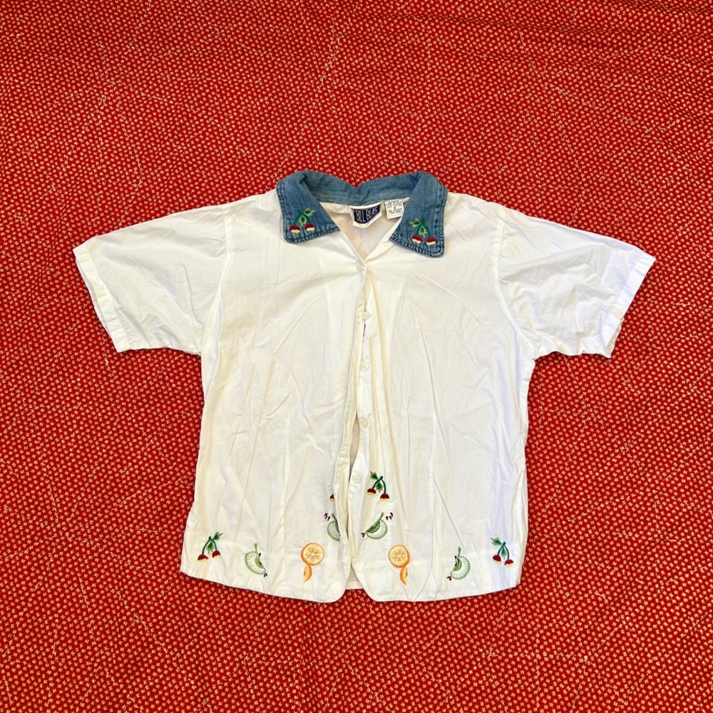 Bill Blass Vintage Fruit Embroidered White Cotton Blouse Denim Collar Medium